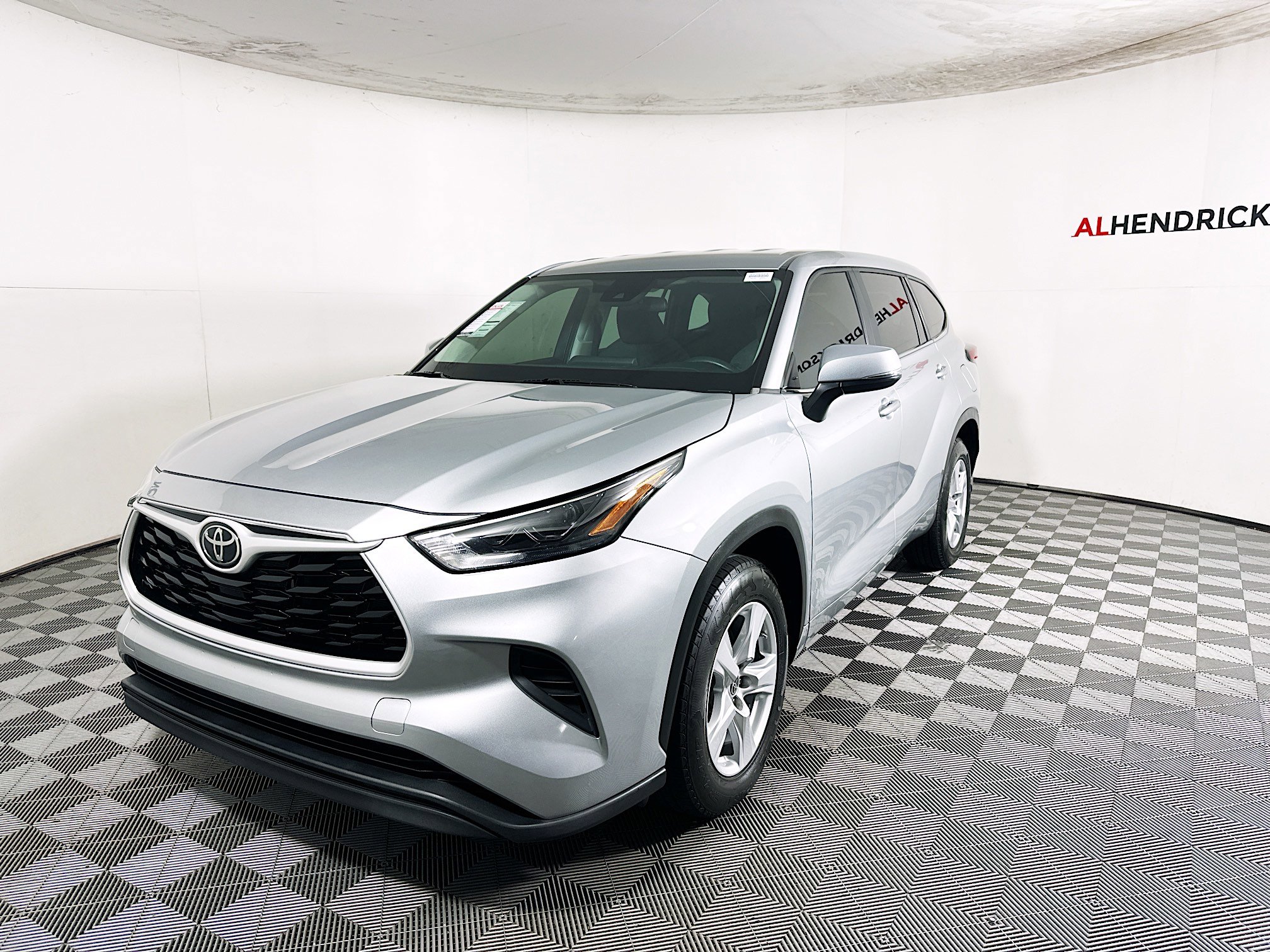 Used 2023 Toyota Highlander L image 7