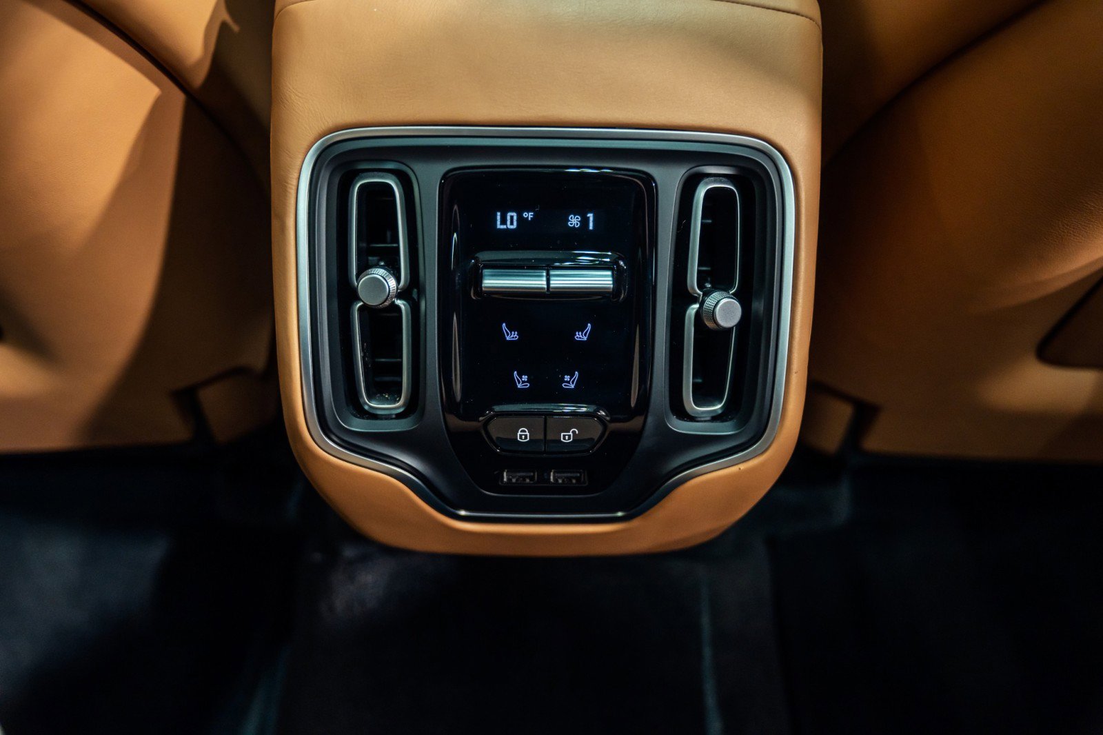 Used 2023 Aston Martin DBX 707 image 26