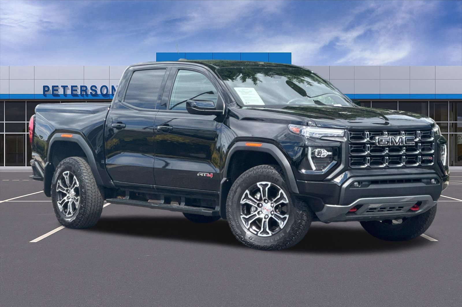 Used 2025 GMC Canyon AT4 AWD/4WD image 2