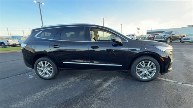 Used 2023 Buick Enclave Essence w/ Experience Buick Package image 9