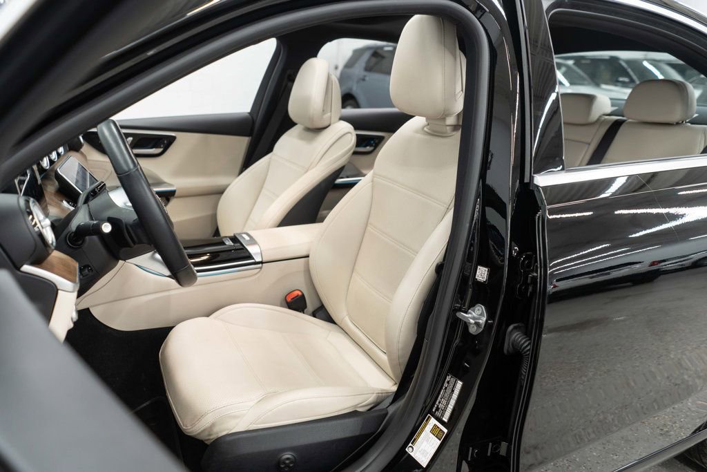 Used 2023 Mercedes-Benz C 300 C 300 4MATIC Sedan w/ Pinnacle Trim Package image 8