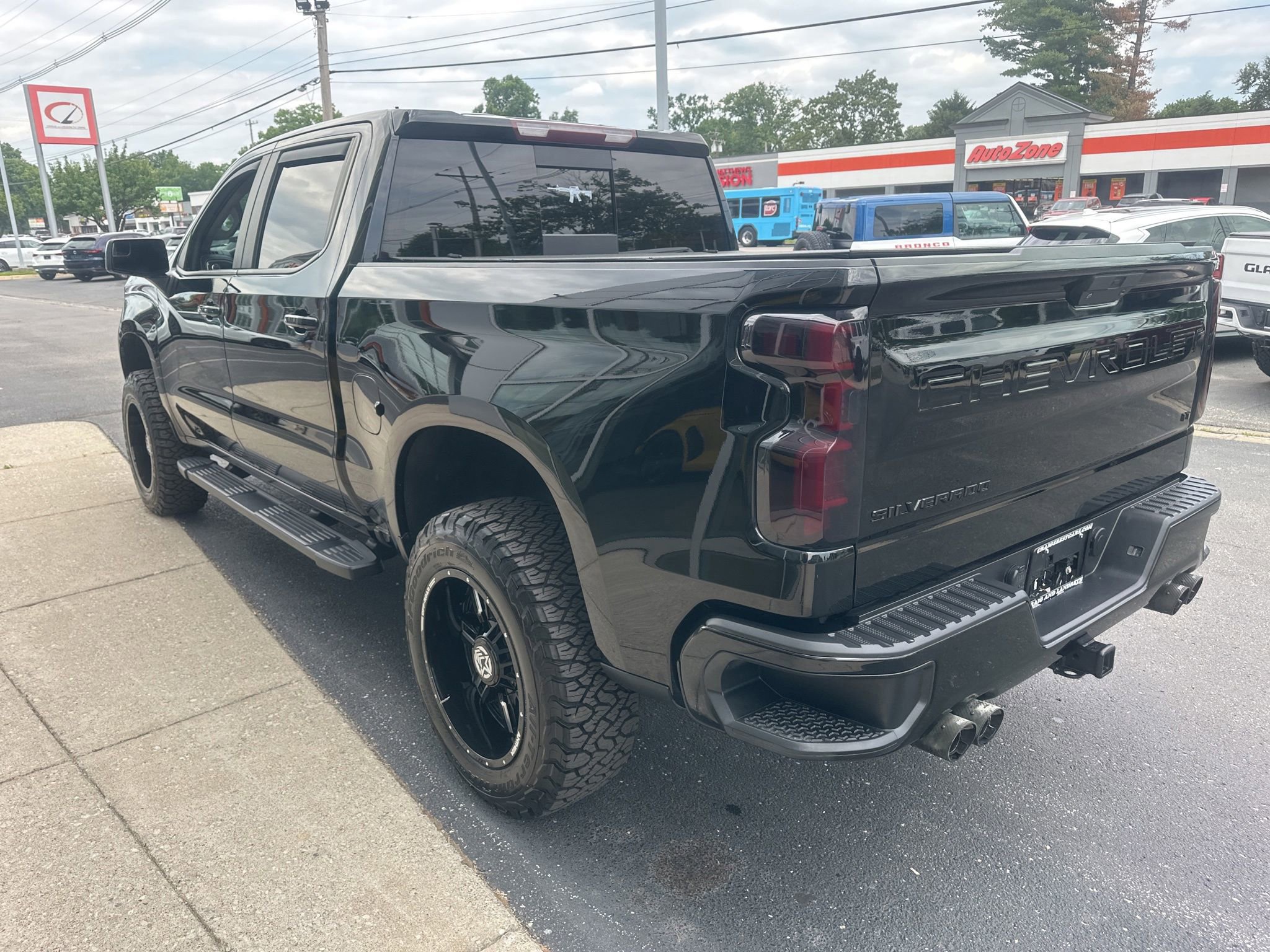 Used 2021 Chevrolet Silverado 1500 LT Trail Boss w/ Convenience Package II AWD/4WD image 5