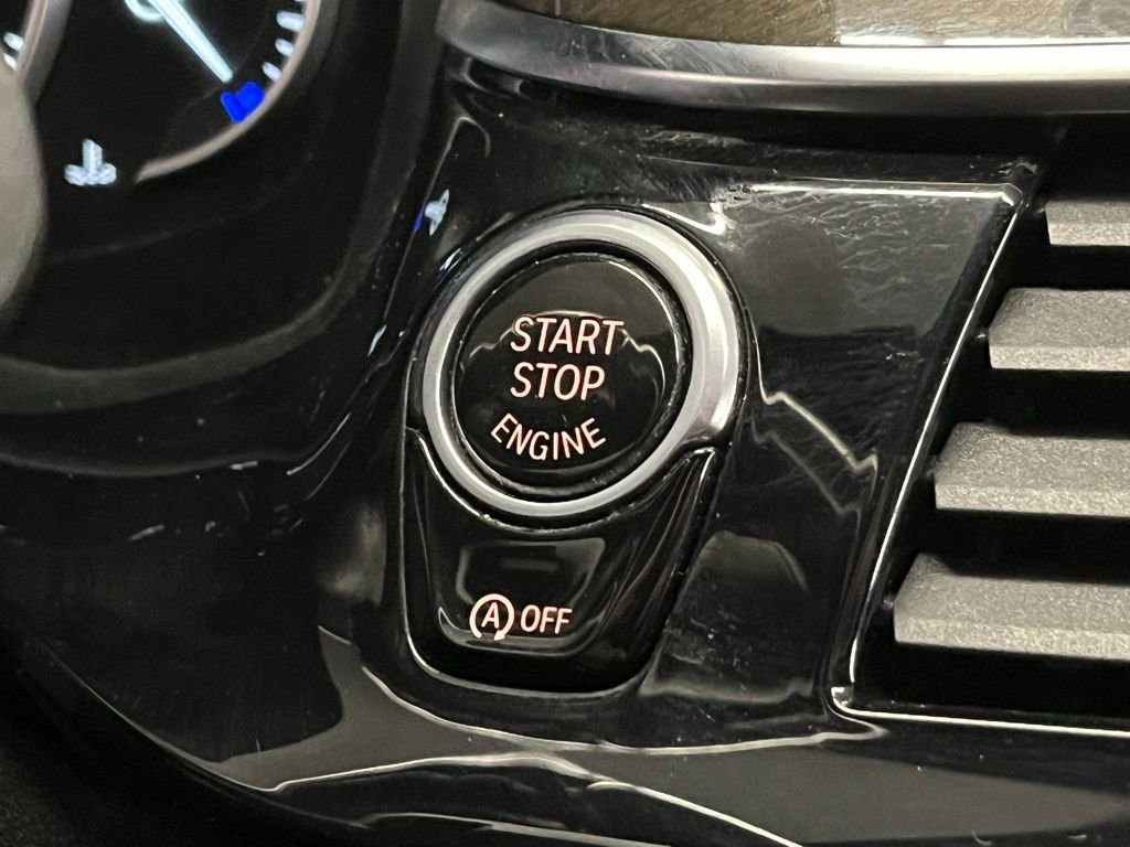 Used 2018 BMW 530i xDrive AWD/4WD image 16