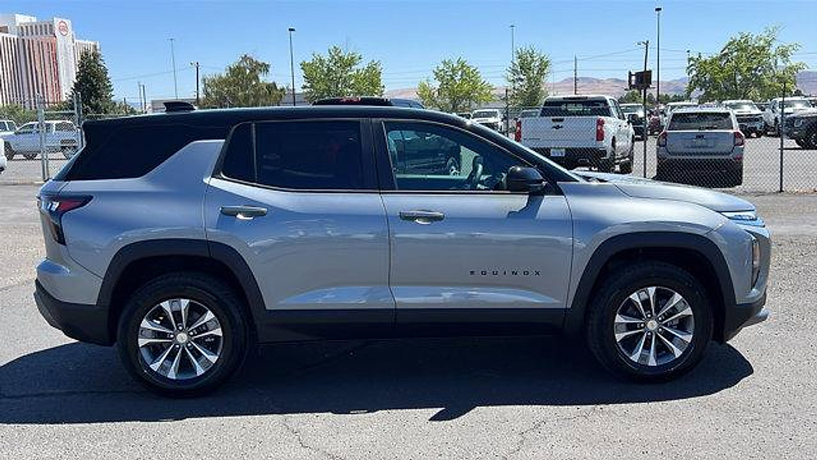 New 2026 Chevrolet Equinox LT w/ Convenience Package II image 4