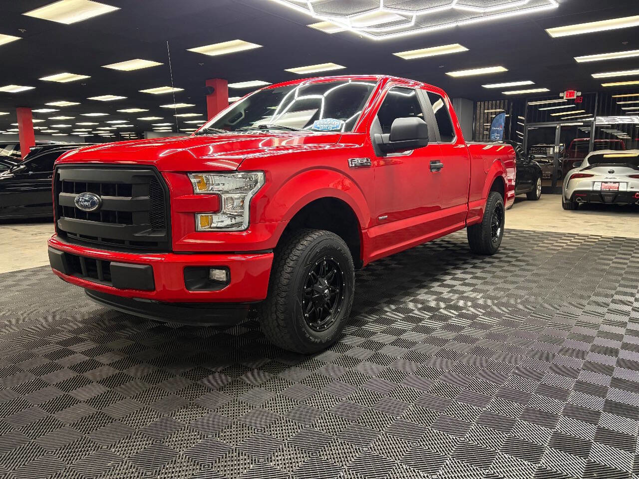 Used 2016 Ford F150 XL w/ Equipment Group 101A Mid image 4
