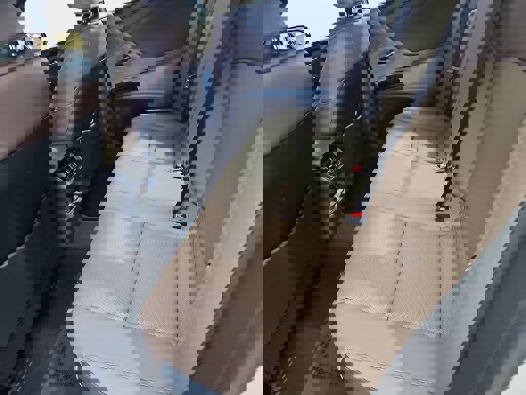 Certified 2025 Lexus ES 300h w/ Premium Package image 16