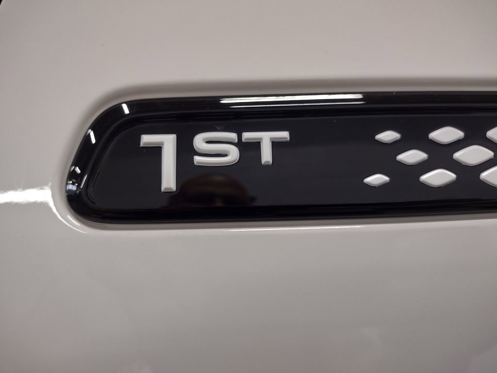 New 2025 Volkswagen ID. Buzz 1st Edition image 17
