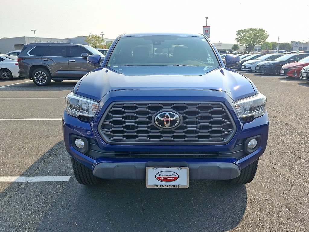 Used 2022 Toyota Tacoma TRD Off-Road AWD/4WD image 2