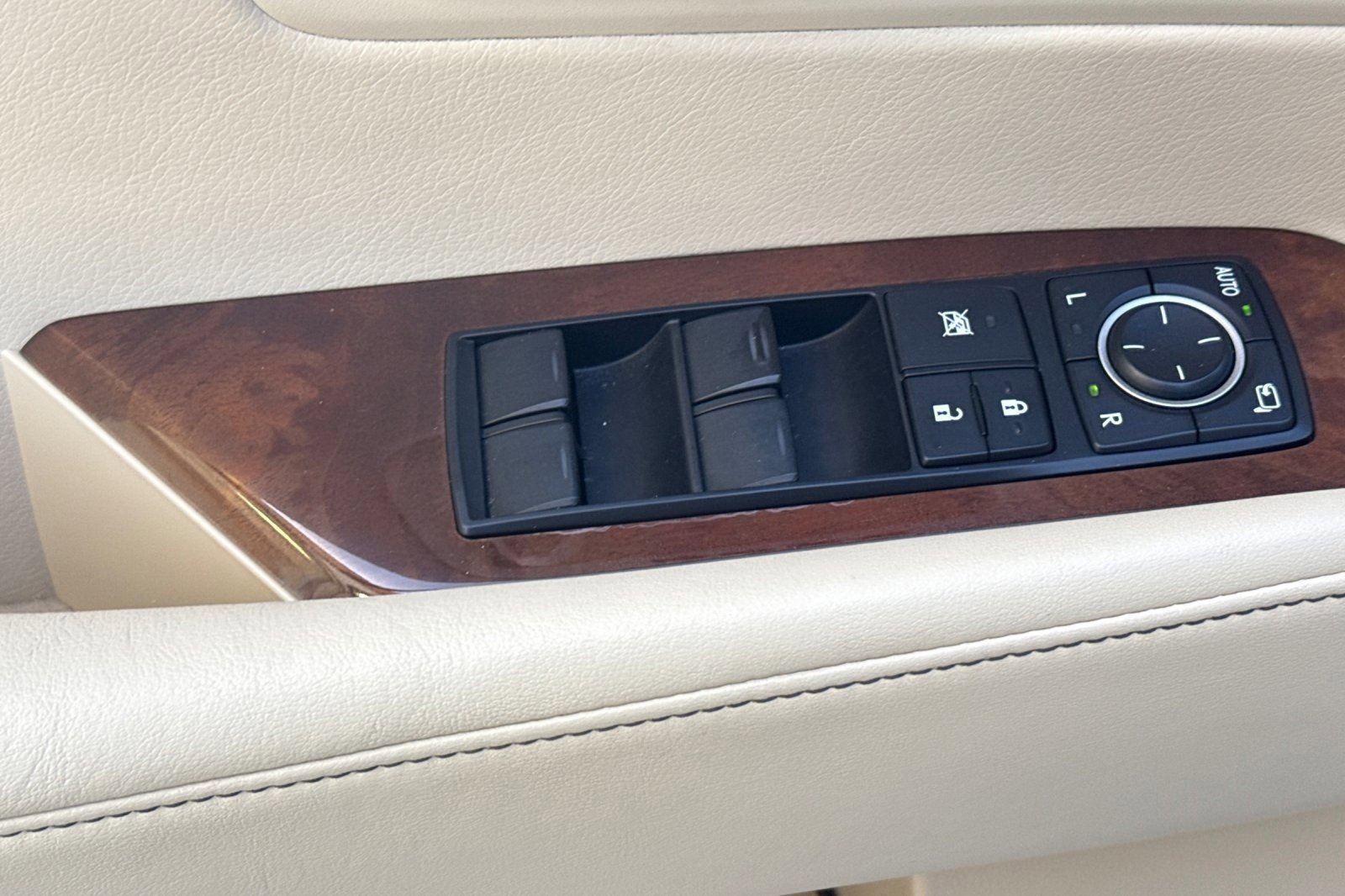 Used 2015 Lexus RX 350 AWD w/ Premium Package image 13