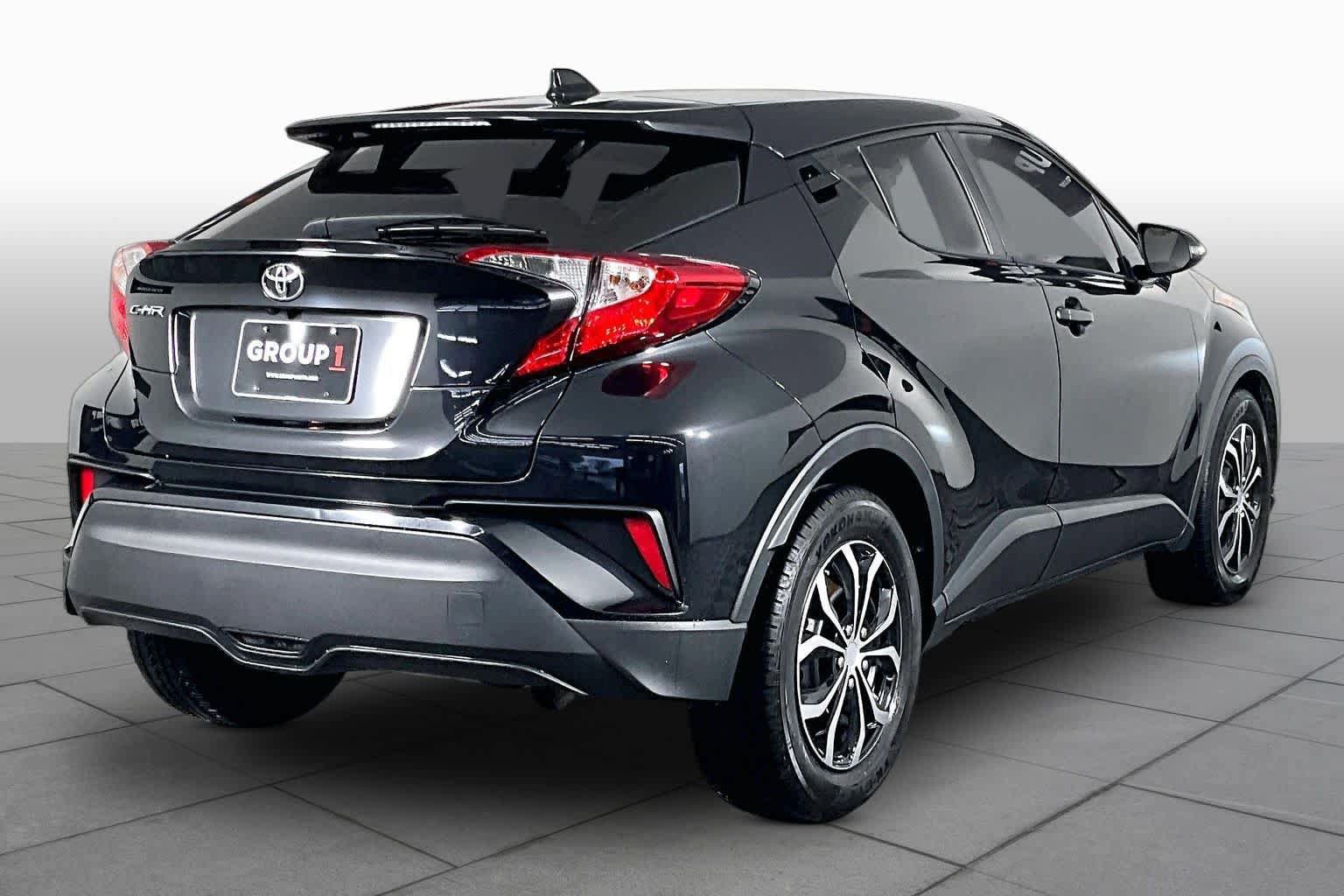 Used 2020 Toyota C-HR LE FWD image 12