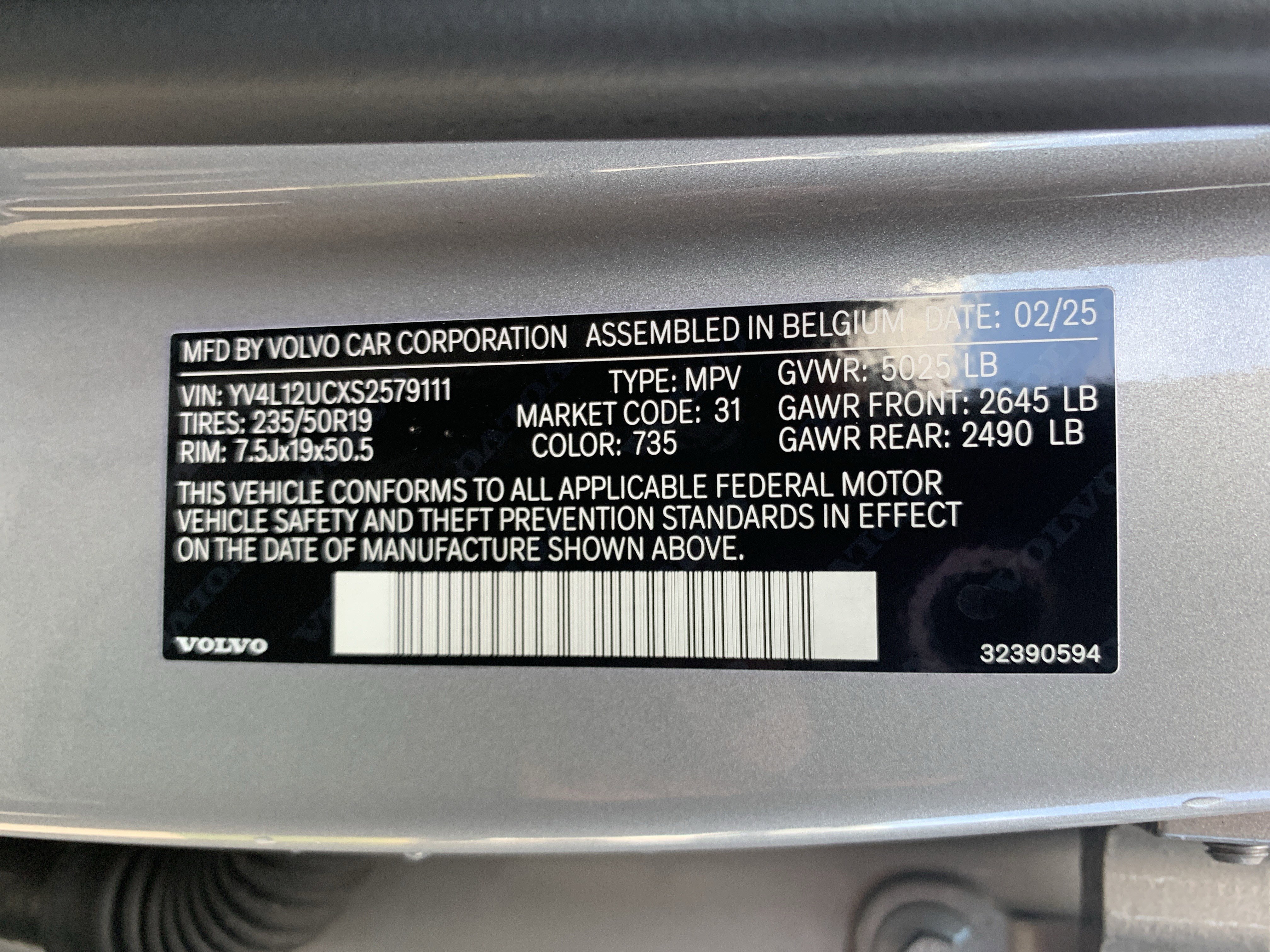 Used 2025 Volvo XC40 B5 Plus image 36