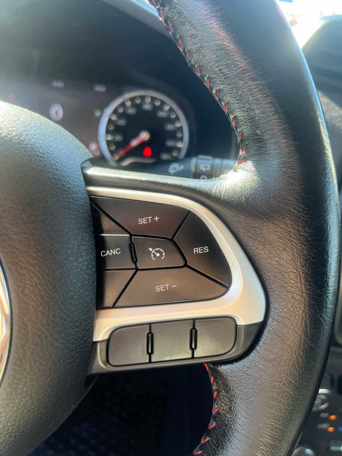 Used 2018 Jeep Renegade Trailhawk w/ UConnect 8.4 Nav Group image 21