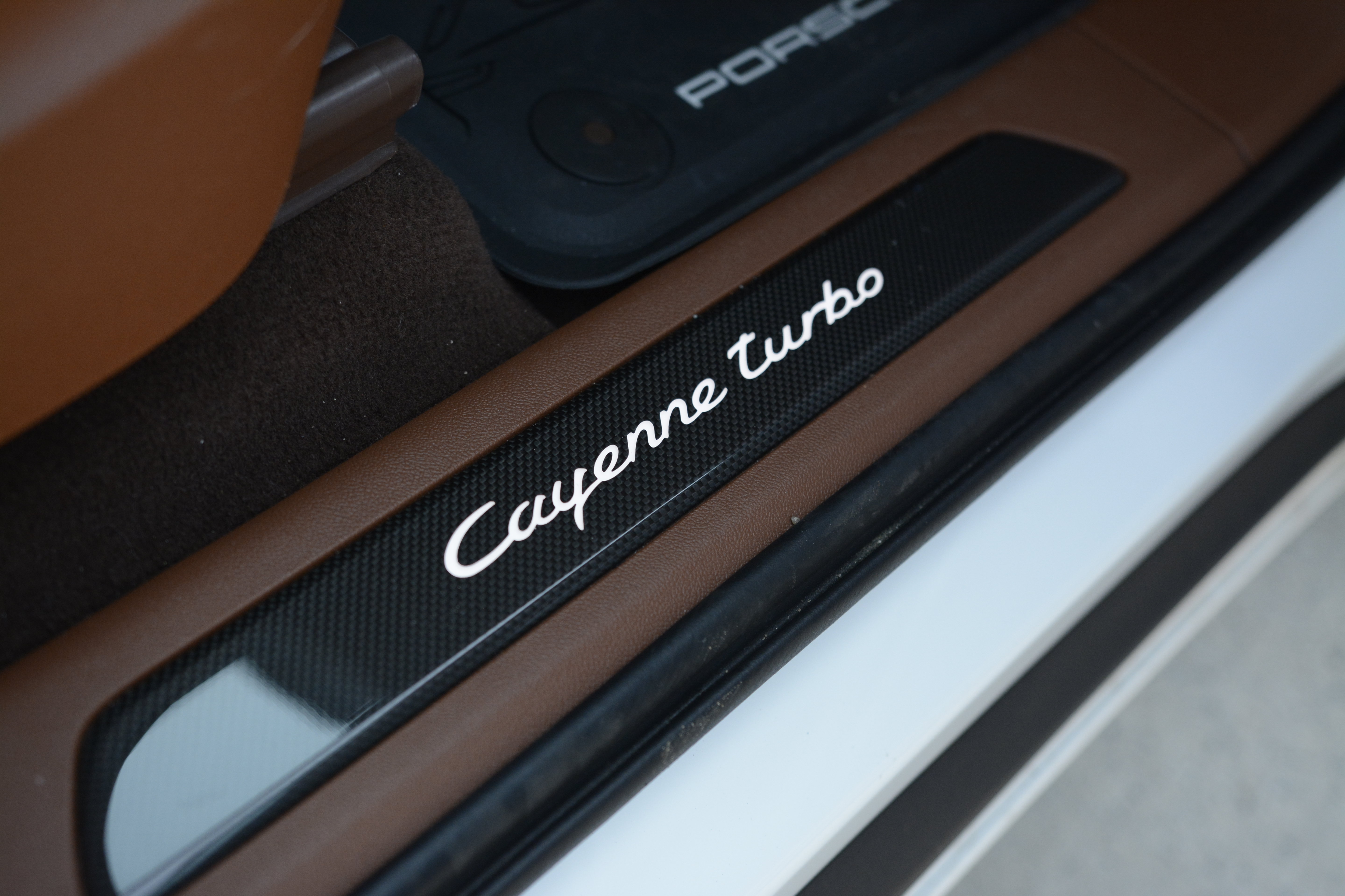 Certified 2023 Porsche Cayenne Turbo AWD/4WD image 38