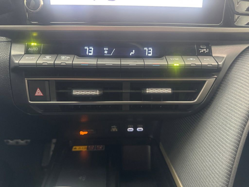 Used 2026 Toyota Camry SE w/ Convenience Package FWD image 20