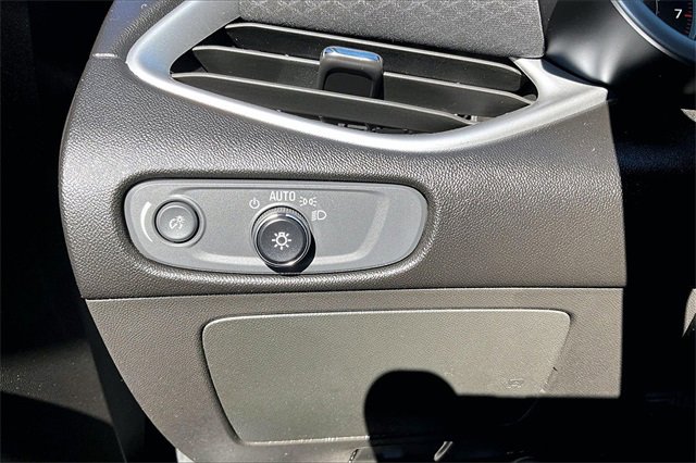 Used 2023 Chevrolet Malibu LT image 15