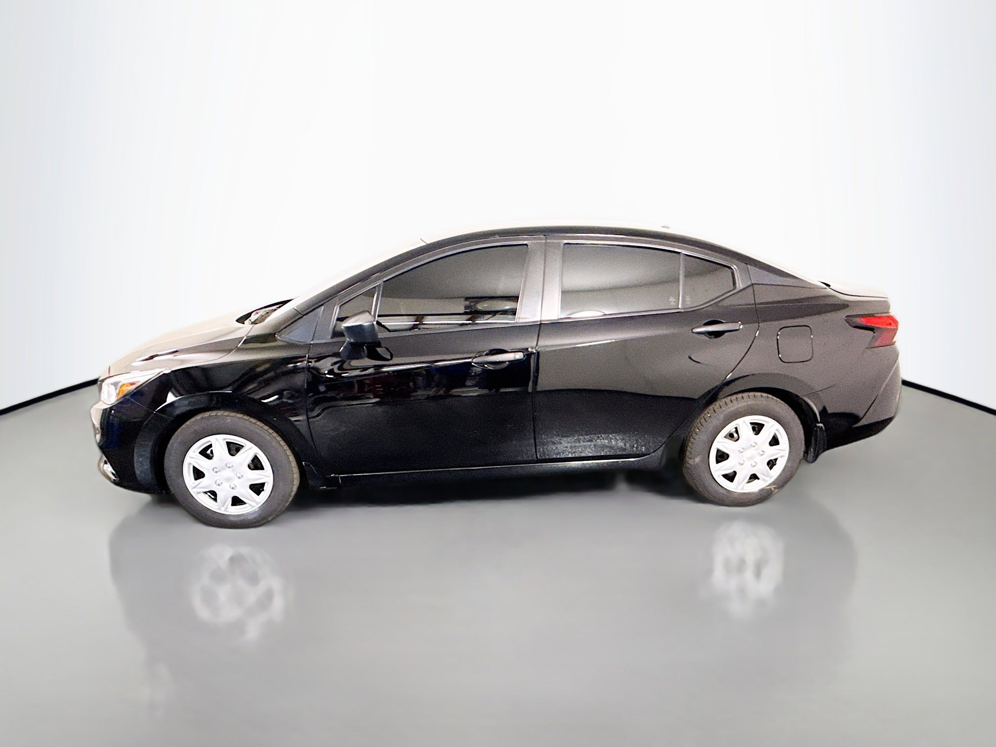 Used 2021 Nissan Versa S FWD image 6