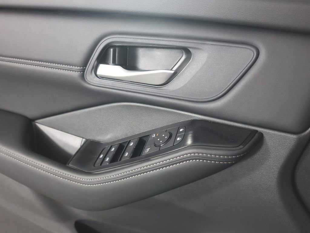 New 2026 Nissan Rogue SV image 20