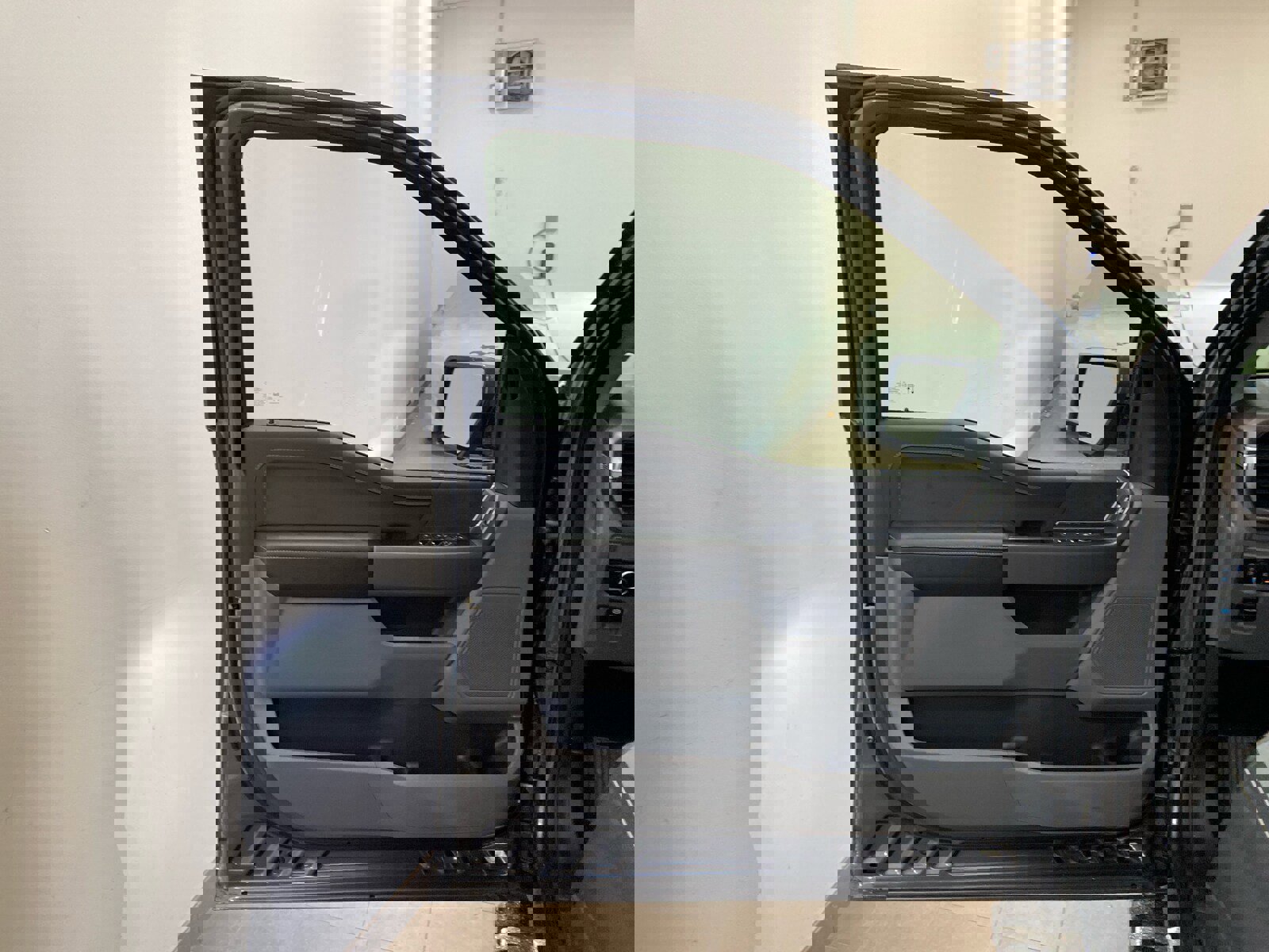 New 2025 Ford F150 XLT w/ Equipment Group 302A MID image 15