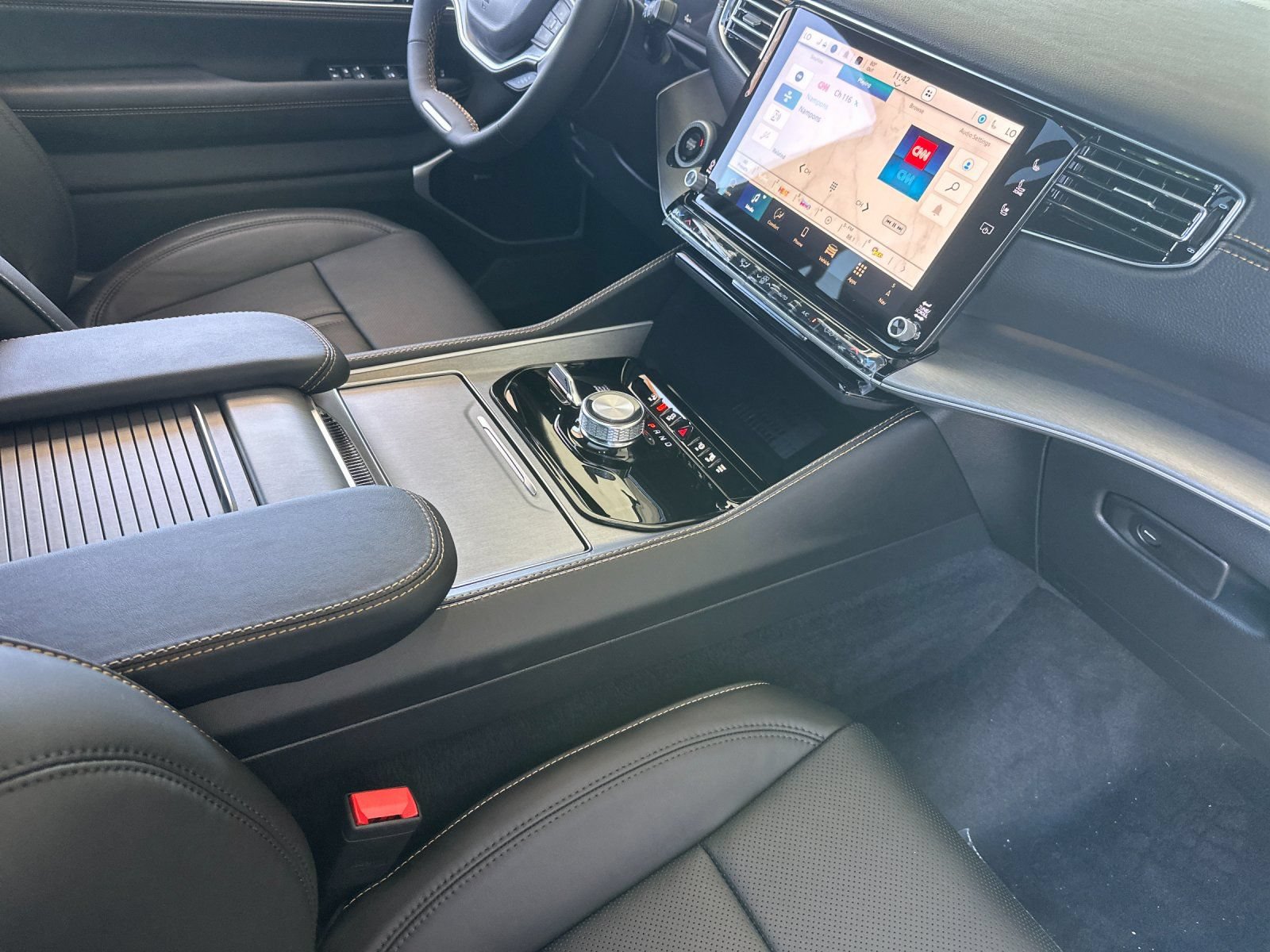 New 2026 Jeep Grand Wagoneer 4WD image 17