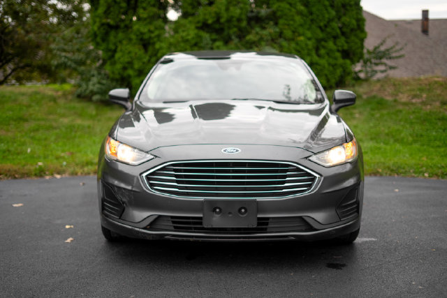 Used 2020 Ford Fusion SE FWD image 2