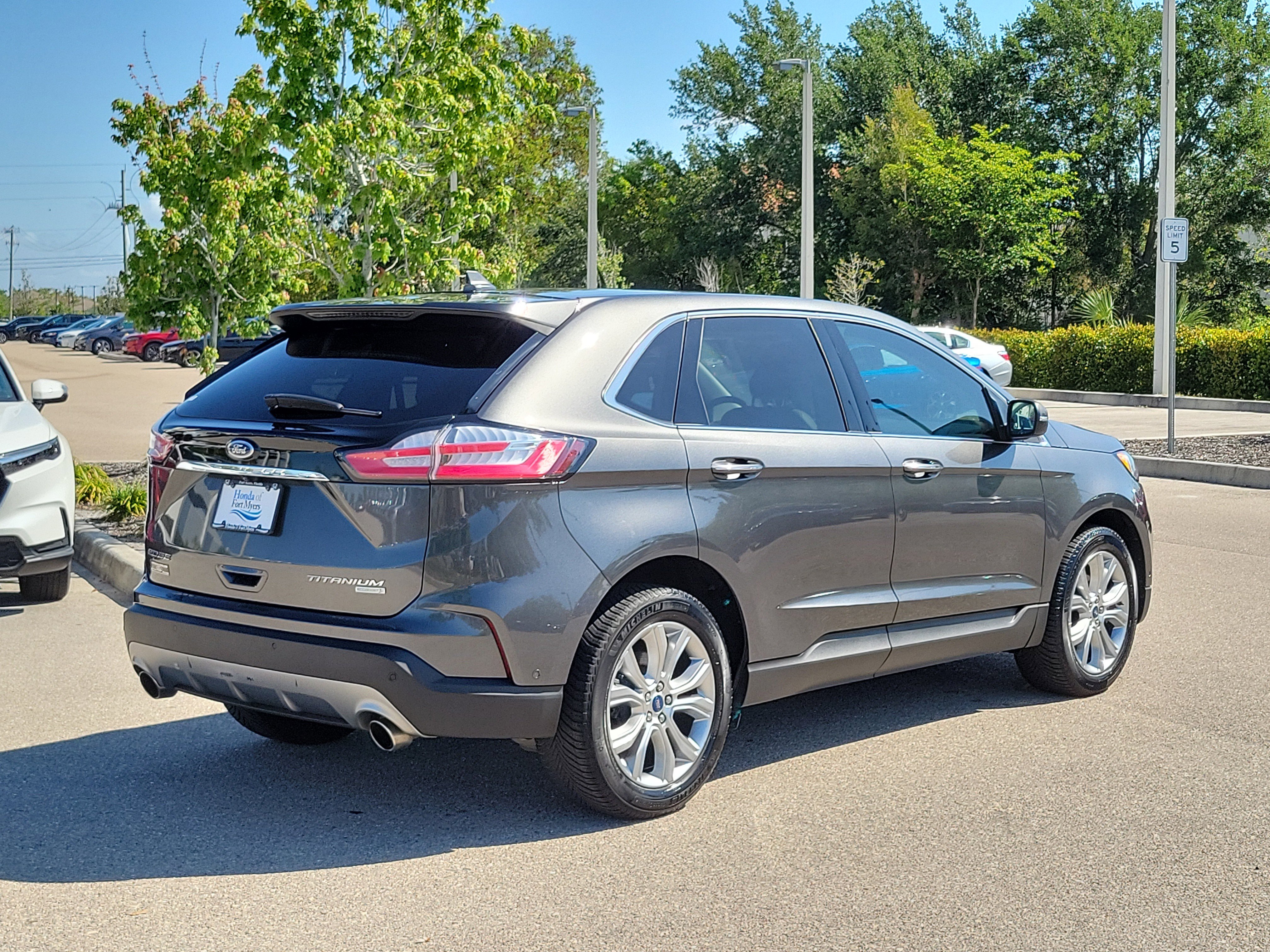 Used 2019 Ford Edge Titanium w/ Equipment Group 301A FWD image 6