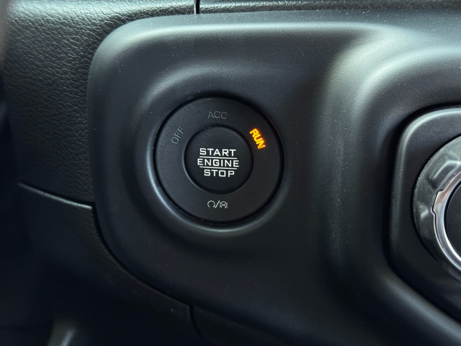 Used 2022 Jeep Wrangler Unlimited Rubicon 4xe w/ Cold Weather Group AWD/4WD image 25