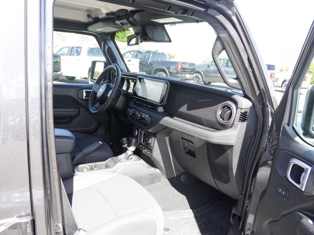 Certified 2024 Jeep Wrangler Unlimited Rubicon w/ Technology Group image 22