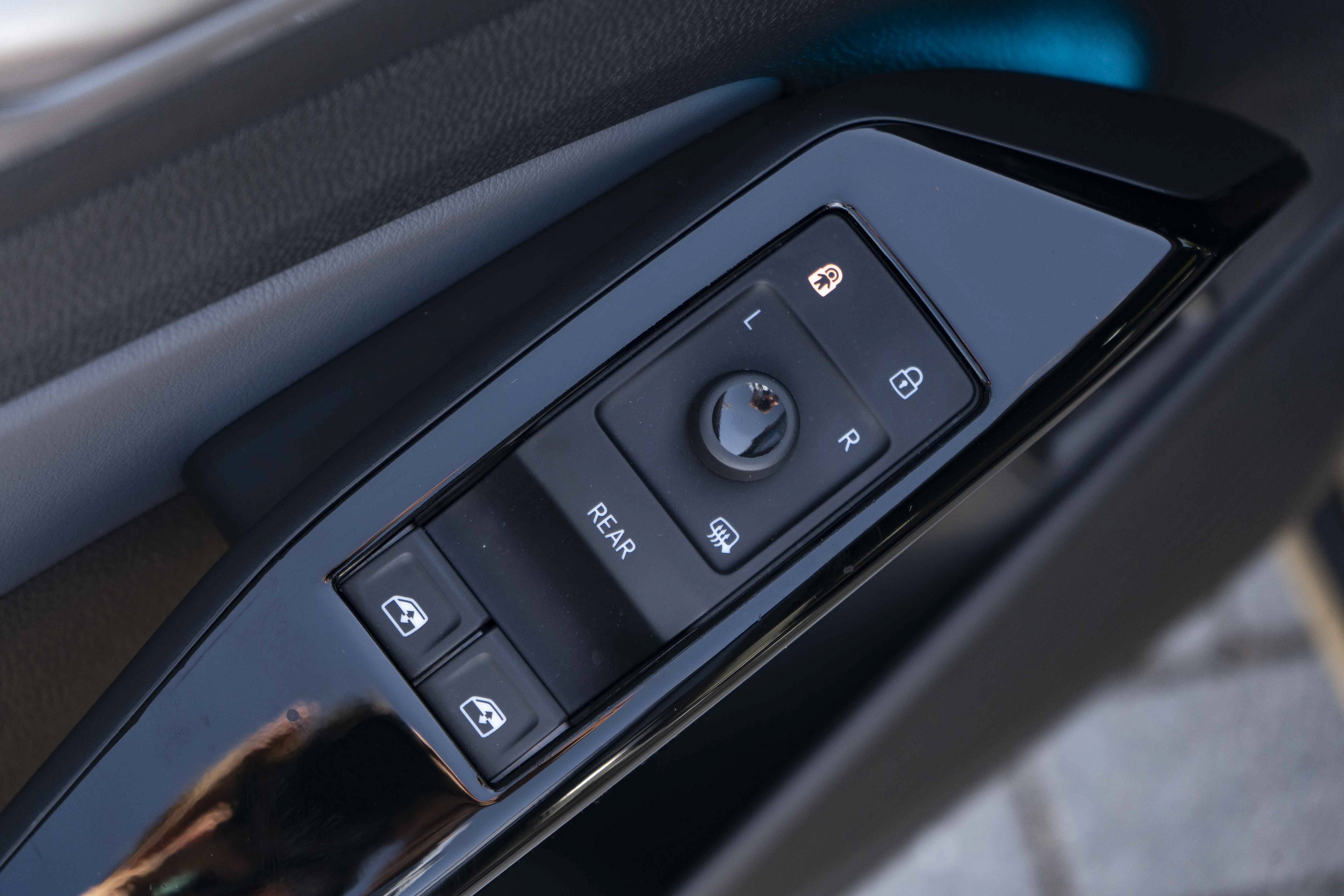 Certified 2023 Volkswagen ID.4 S RWD image 31