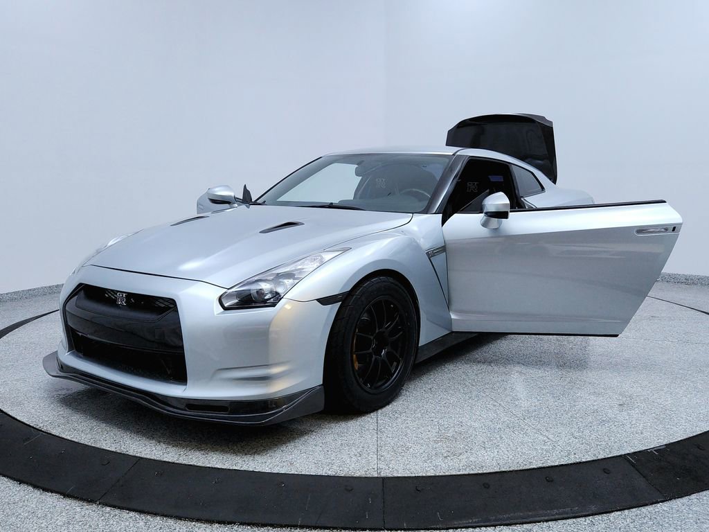 Used 2010 Nissan GT-R Premium image 9