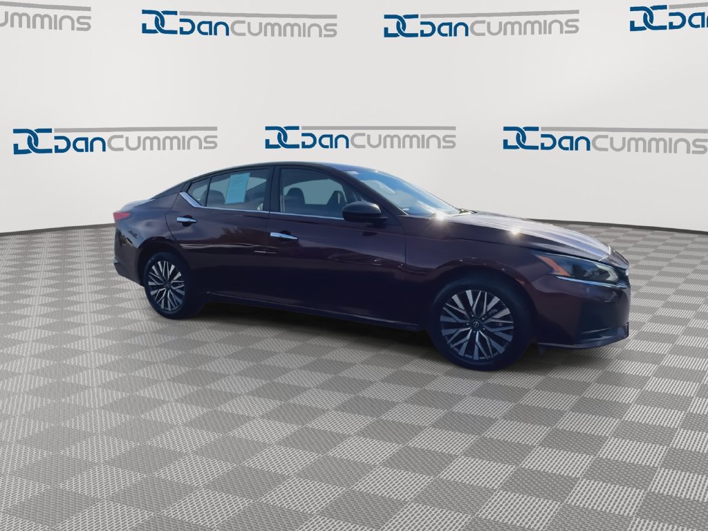 Used 2025 Nissan Altima 2.5 SV AWD/4WD image 2