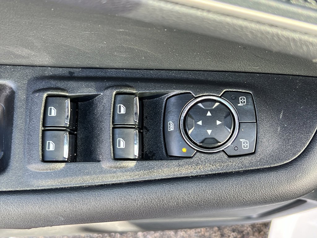 Used 2024 Ford Edge SEL w/ Convenience Package image 12