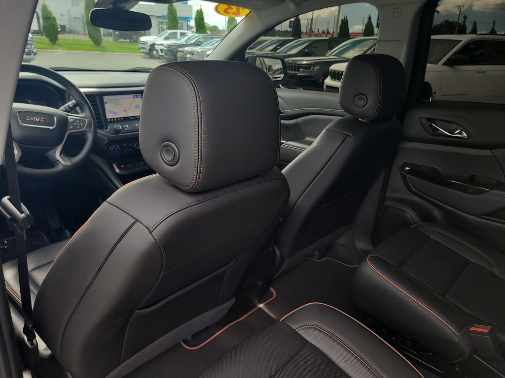 Used 2023 GMC Acadia AT4 w/ Technology Package AWD/4WD image 13