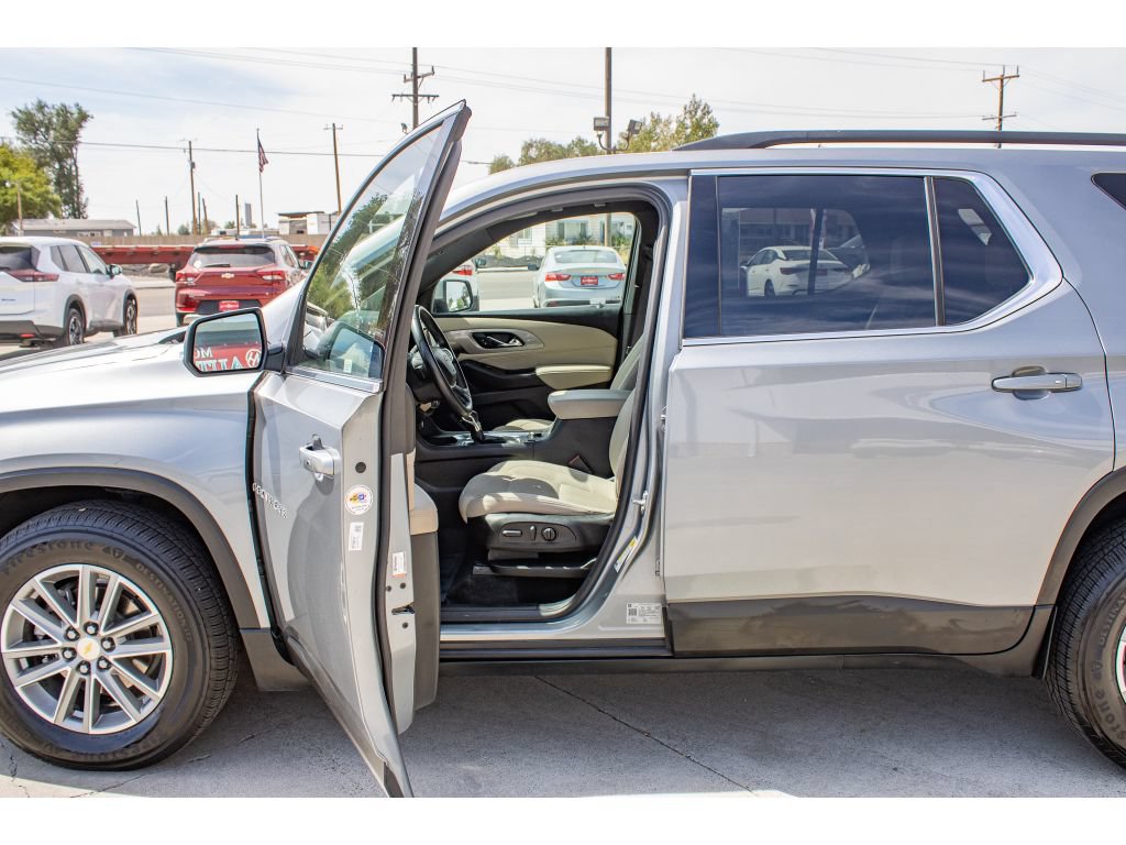 Used 2023 Chevrolet Traverse LT w/ LPO, Cargo Package AWD/4WD image 27