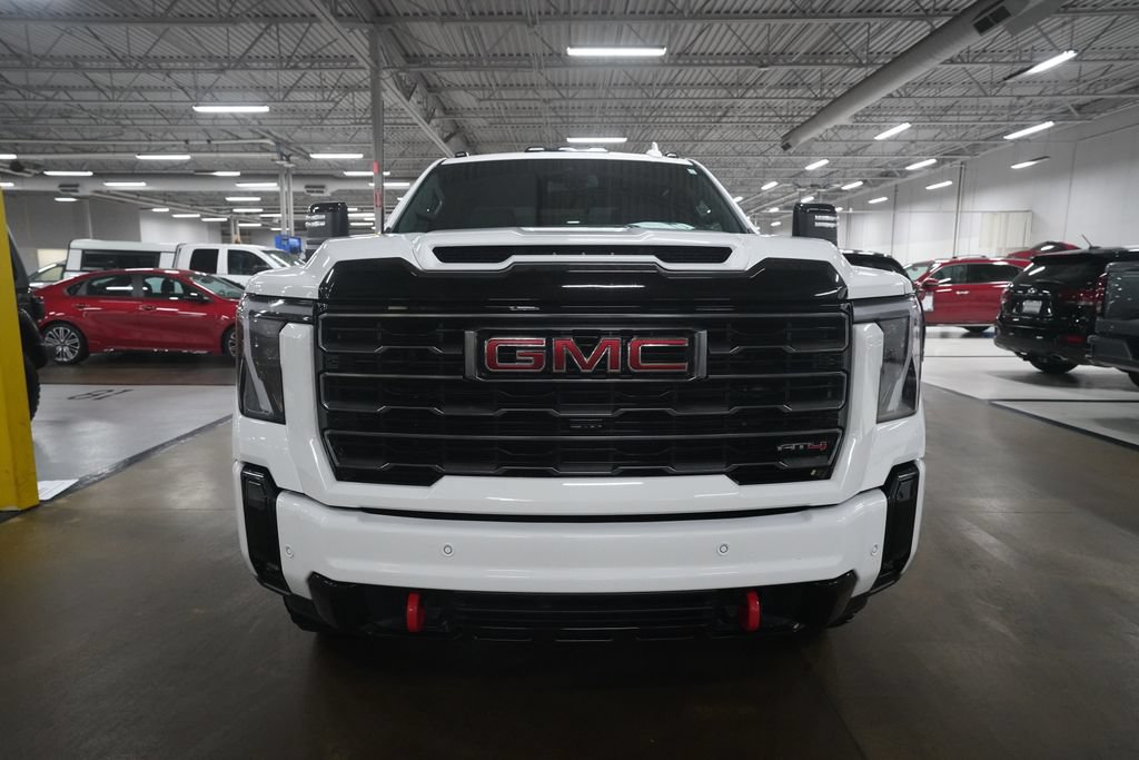 Used 2025 GMC Sierra 2500 AT4 w/ AT4 Preferred Package AWD/4WD image 11