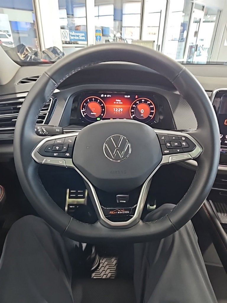 Used 2025 Volkswagen Atlas Peak Edition SE image 38