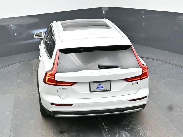 Used 2025 Volvo V60 B5 Cross Country Plus image 39