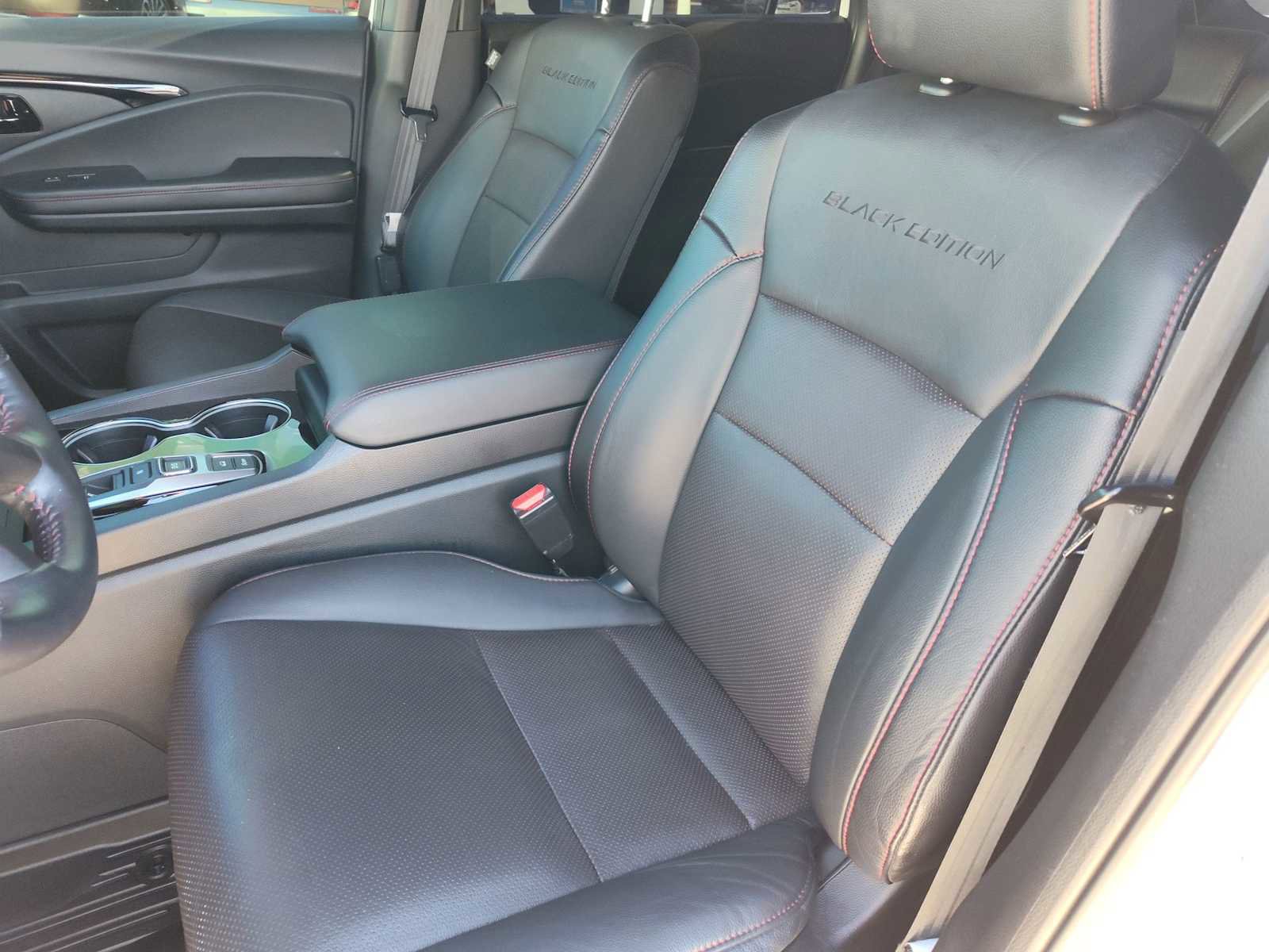 Used 2024 Honda Passport Black Edition image 19