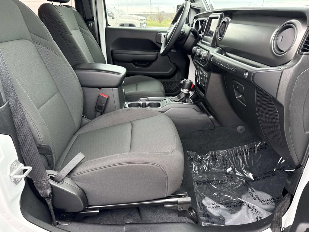 Used 2023 Jeep Wrangler Sport S image 17