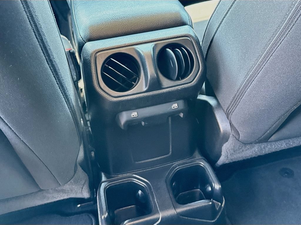 Used 2021 Jeep Wrangler Unlimited Sport AWD/4WD image 26