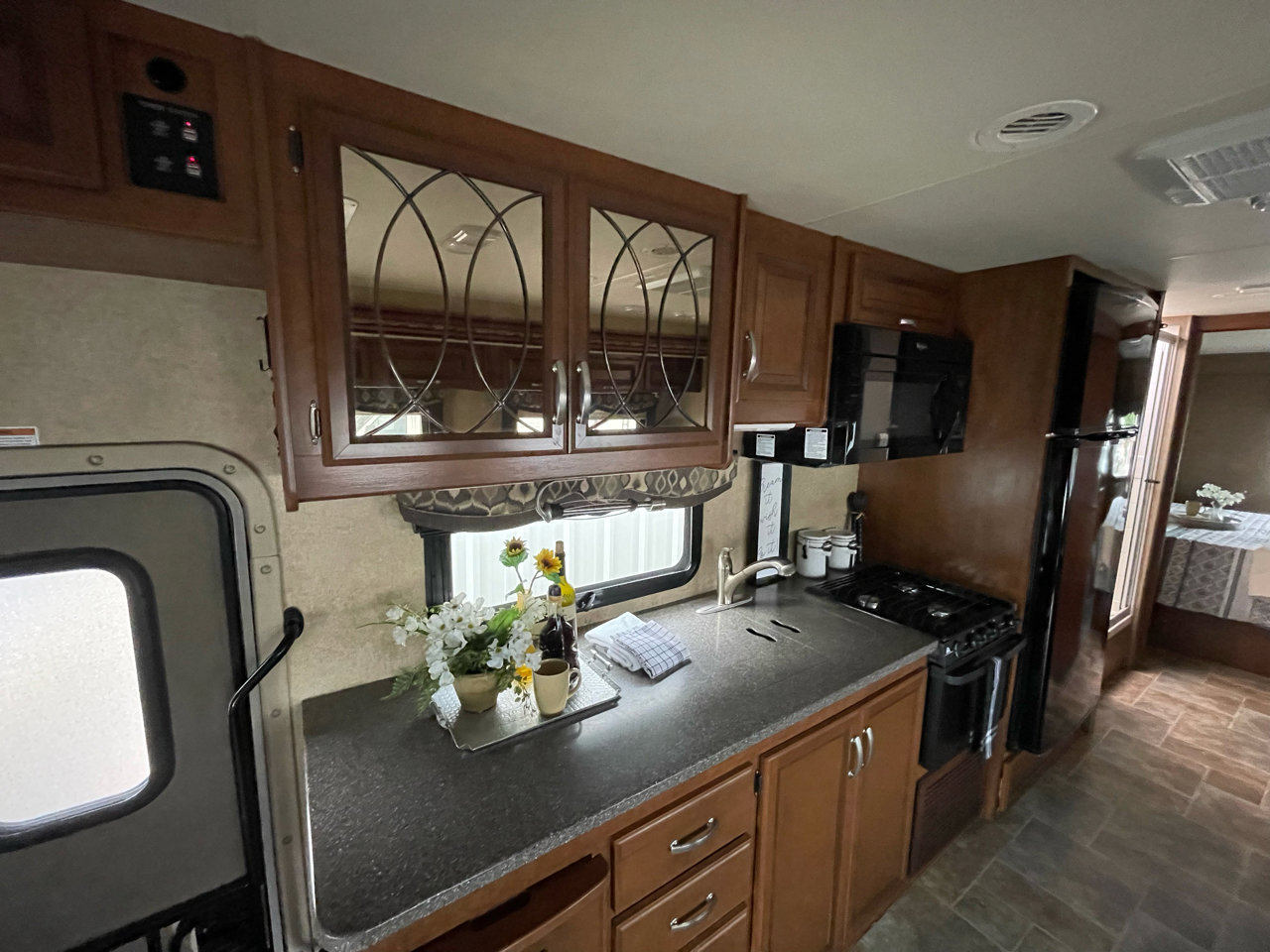 Used 2014 Ford F550 2WD Regular Cab Super Duty image 15