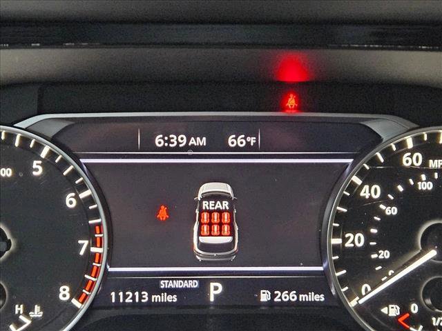 Used 2025 Nissan Pathfinder SV image 11