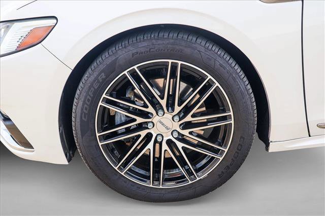 Used 2017 Lincoln Continental Select w/ Climate Package AWD/4WD image 9