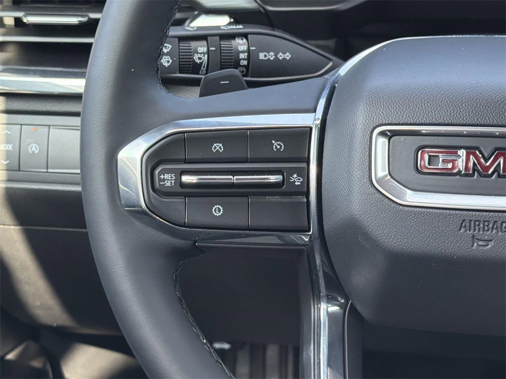 Used 2025 GMC Acadia Elevation image 8