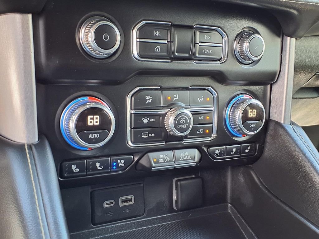 Used 2024 GMC Yukon XL SLT AWD/4WD image 23
