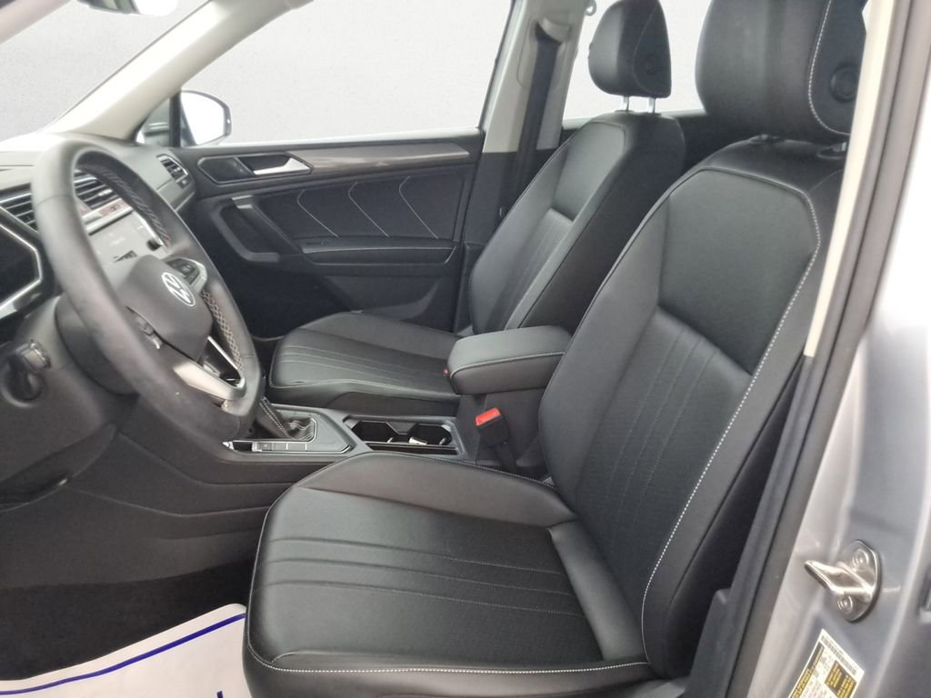 Certified 2022 Volkswagen Tiguan SE image 12