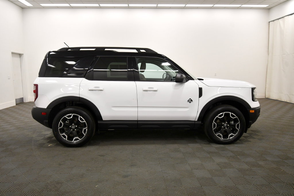 Used 2025 Ford Bronco Sport Outer Banks AWD/4WD image 9