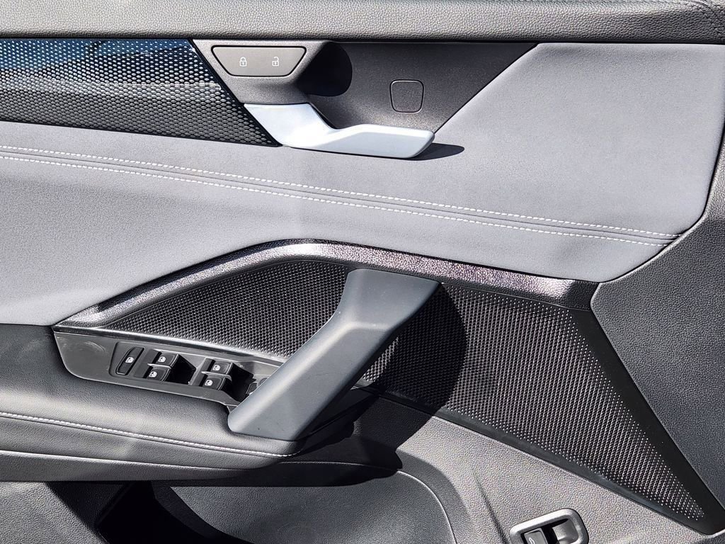 New 2026 Volkswagen Tiguan SE R-Line image 13