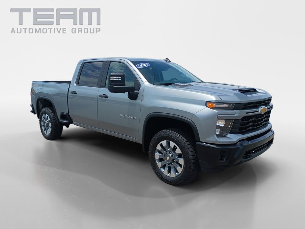 Used 2024 Chevrolet Silverado 2500 Custom w/ Custom Value Package AWD/4WD image 1