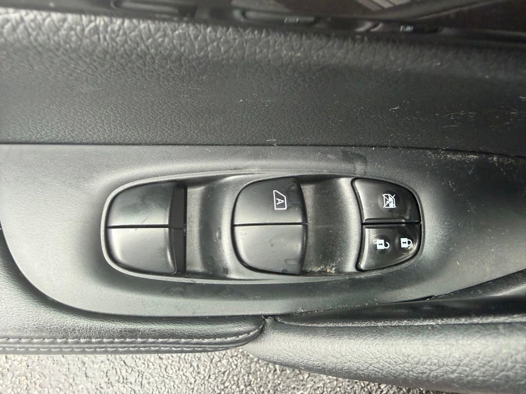 Used 2020 Nissan Rogue SV w/ Premium Package FWD image 20