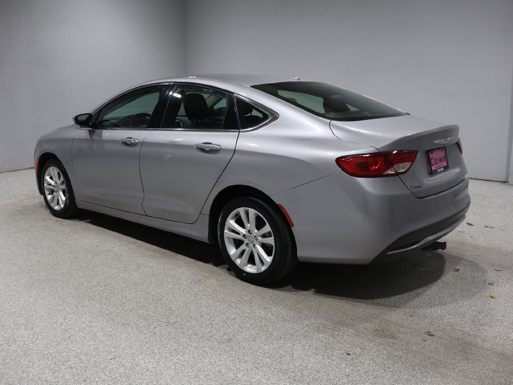 Used 2015 Chrysler 200 Limited w/ Convenience Group FWD image 4